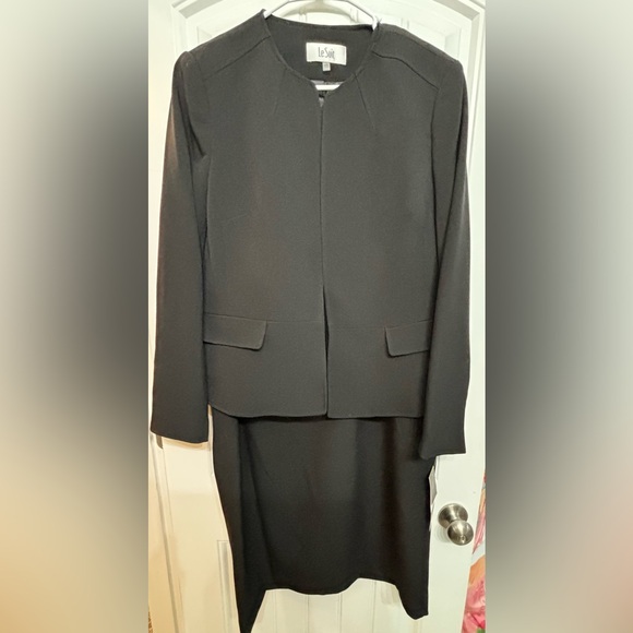 Le Suit two PC Black Women's Suit - Picture 5 of 6
